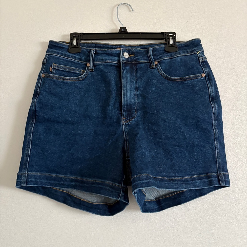 JUDY BLUE "SO EPIC" DARK WASH TUMMY CONTROL SHORTS 1X High Rise